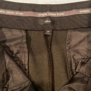 Express Design Studio, Editor style 504690. Size 2 Regular, dark gray